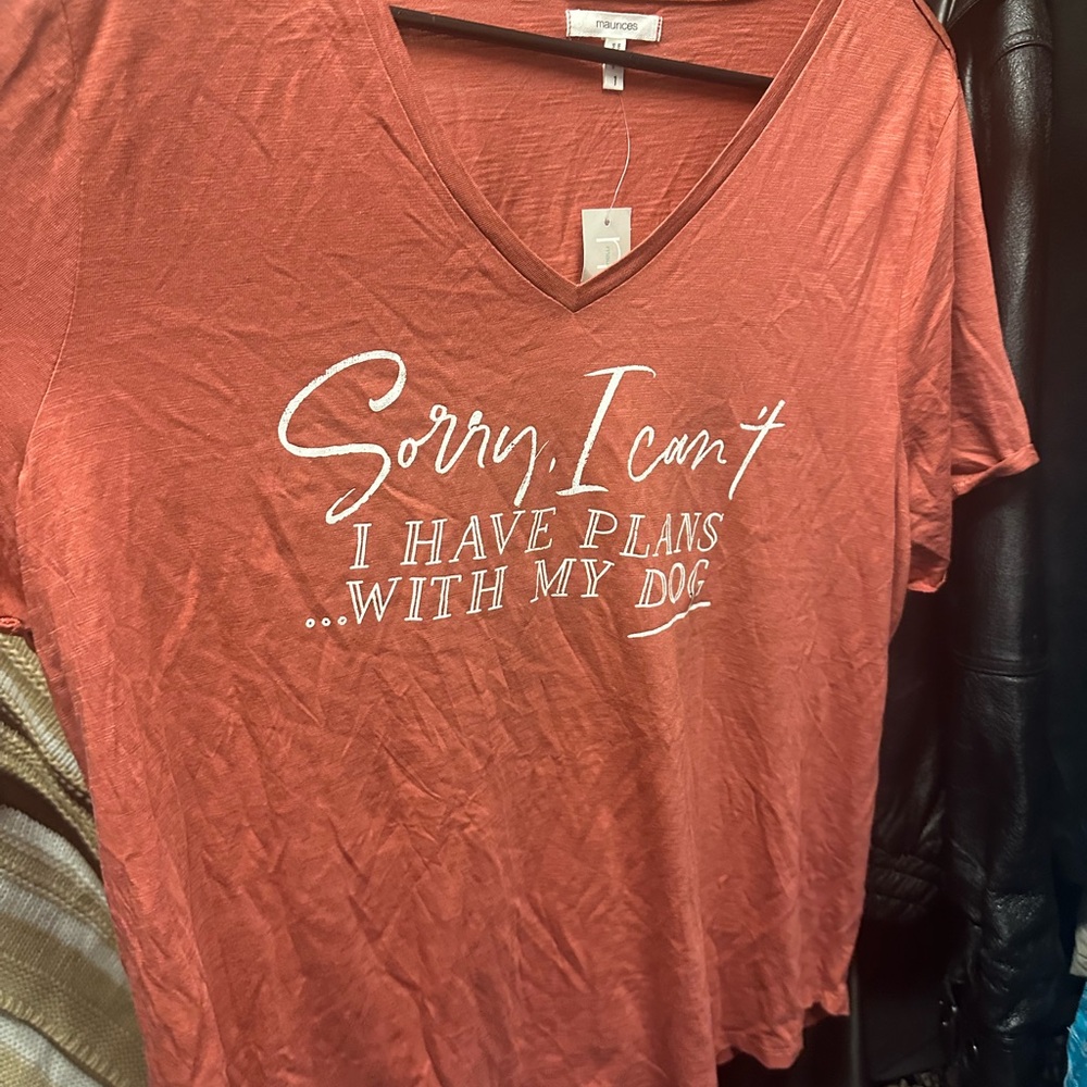 Maurices Red Graphic Tee - Dog Plans‎